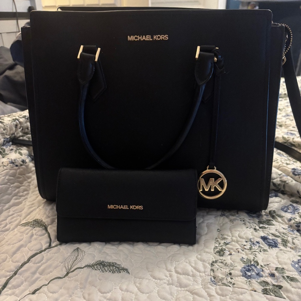 Micheal Kors purse and wallet